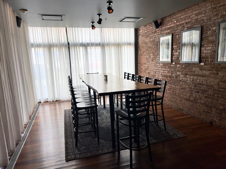 More Photos Of 297 North St, Pittsfield Hotel For Sale