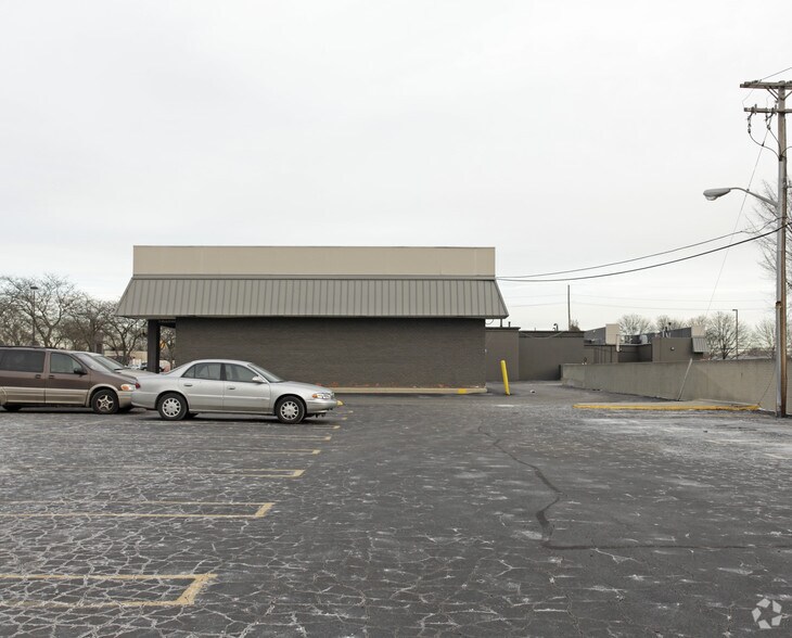 More Photos Of 29191-29307 Southfield Rd, Southfield Unknown For Lease