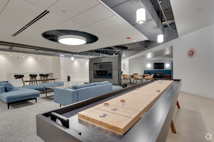 Photo of 3rd Floor Ste 2211/305