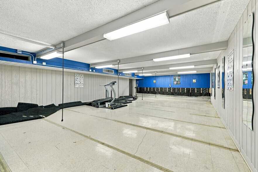 More Photos Of 2321 W Grand Ave, Wisconsin Rapids Office For Sale