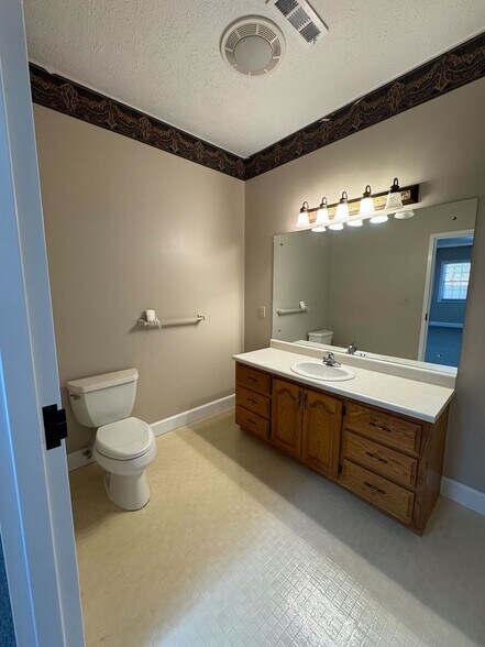 More Photos Of 1369 W Andrew Johnson Hwy, Morristown Medical For Lease