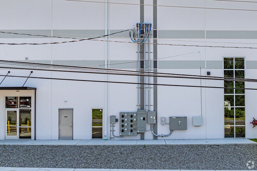 More Photos Of 17 Cpl Luigi Marciante Jr Memorial Dr, Jackson Township Industrial For Lease