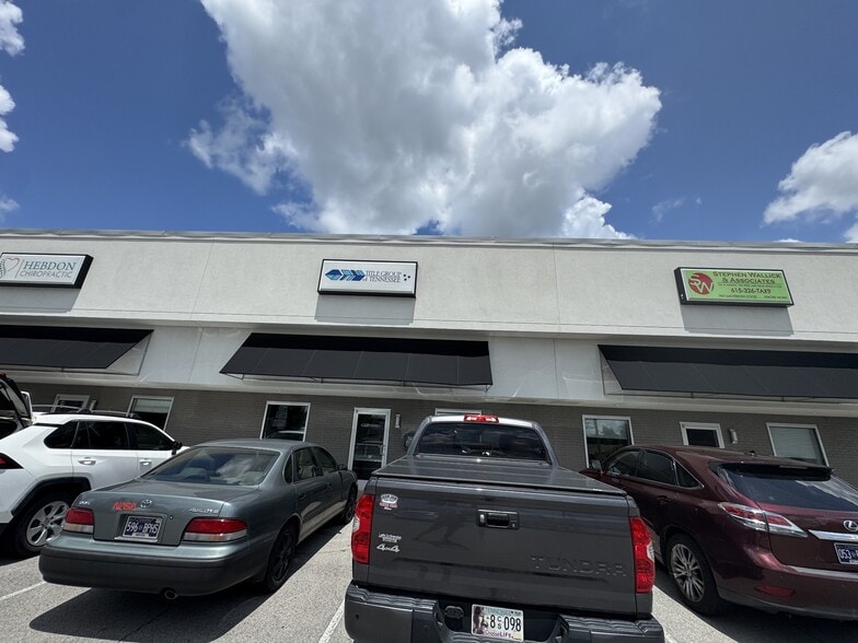 Primary Photo Of 313 E College St, Dickson Office For Lease