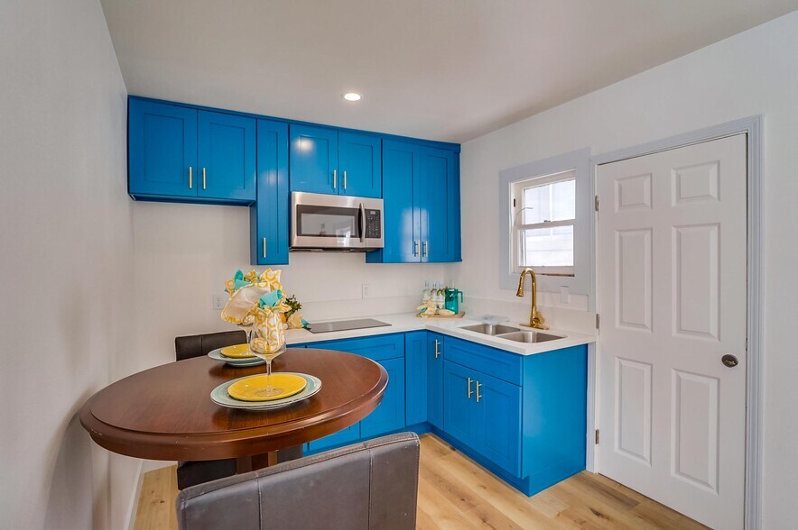 More Photos Of 1208 Daisy Ave, Long Beach Apartments For Sale