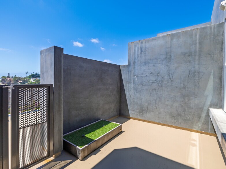 More Photos Of 215-237 California St, El Segundo Loft Creative Space For Lease