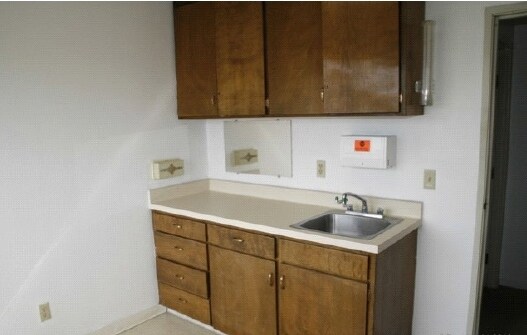 More Photos Of 1300 W 155th St, Gardena Medical For Lease