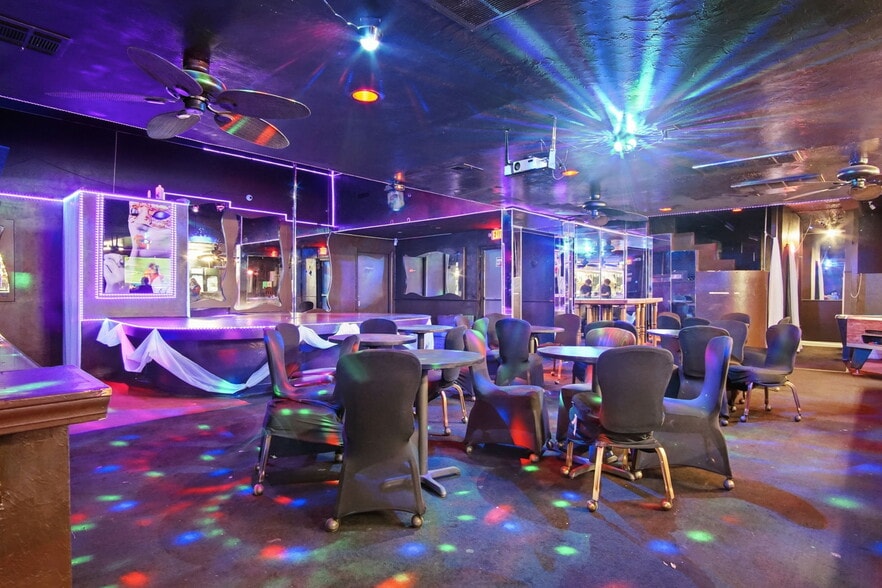 More Photos Of 1900 SE 59th Dr, Oklahoma City Bar For Sale
