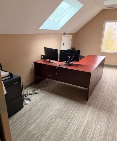 More Photos Of 5420 Olney Laytonsville Rd, Olney Auto Dealership For Lease