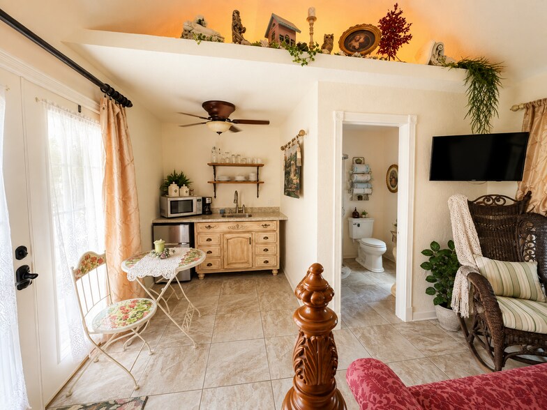 More Photos Of 15 West St, Lake George Hospitality For Sale