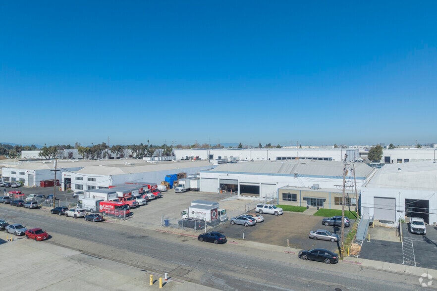 More Photos Of 2015 W 140th Ave, San Leandro Warehouse For Sale