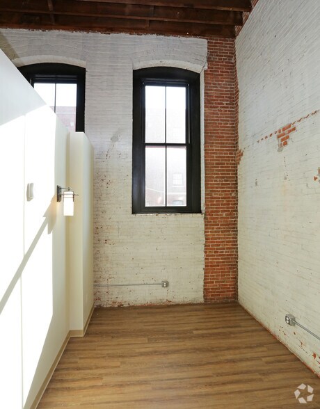 More Photos Of 511 Pershing Ave, Davenport Multifamily For Sale