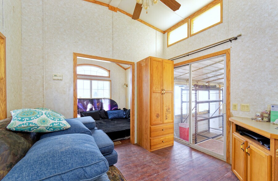 More Photos Of 566 Central Blvd, Quartzsite Freestanding For Sale