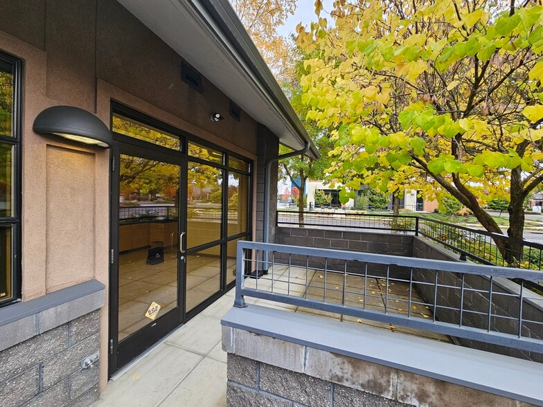 More Photos Of 831 O'Hare Pky, Medford Medical For Lease