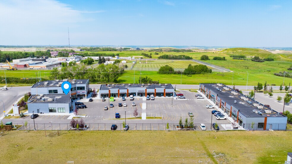 More Photos Of 2 Royal Vista Link NW, Calgary Freestanding For Sale