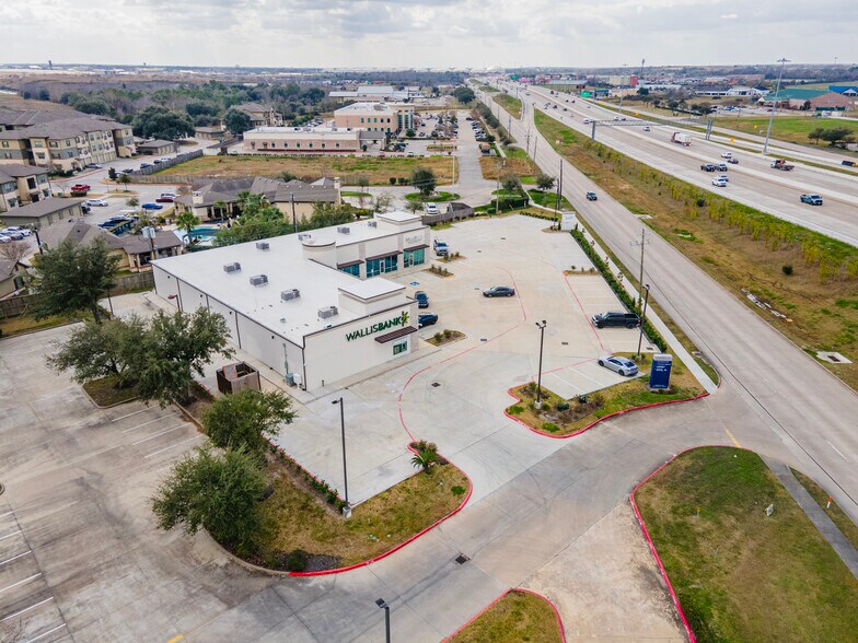 More Photos Of 4805 E Sam Houston Pky S, Pasadena Medical For Lease
