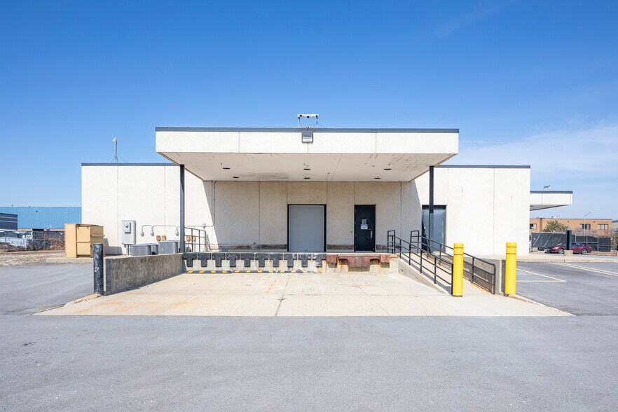 More Photos Of 344 St. Paul Blvd, Carol Stream Warehouse For Sale