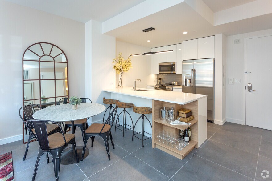 More Photos Of 199 2nd St, Mineola Apartments For Lease