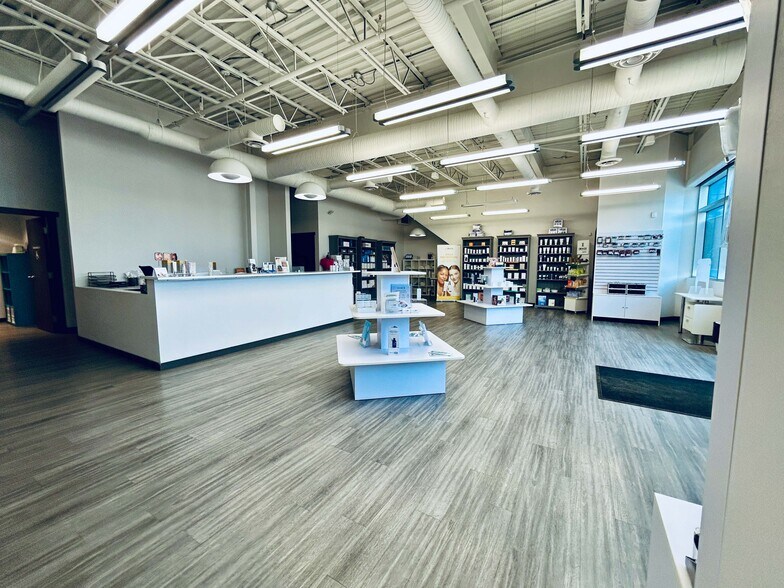 More Photos Of 11350 119 St NW, Edmonton Light Distribution For Lease