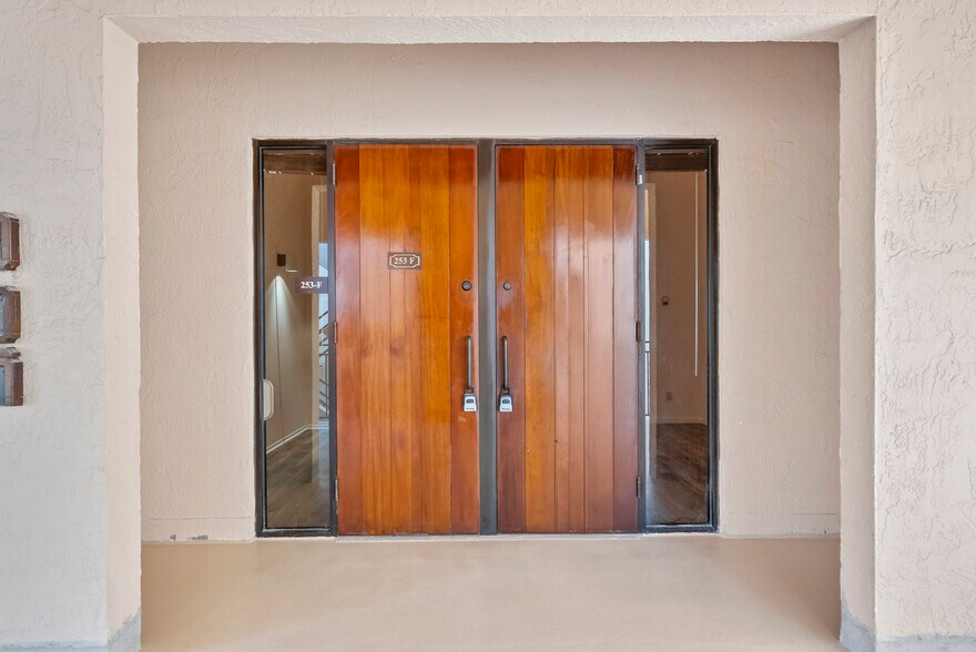 More Photos Of 900 SE Ocean Blvd, Stuart Medical For Lease