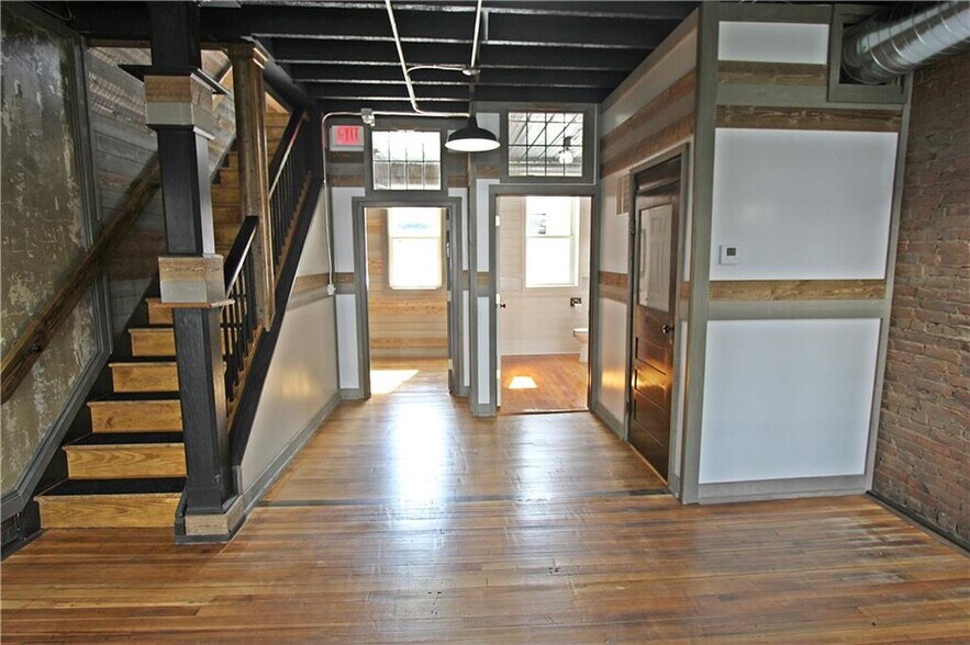 More Photos Of 51 State St, Rochester Storefront Retail Office For Lease