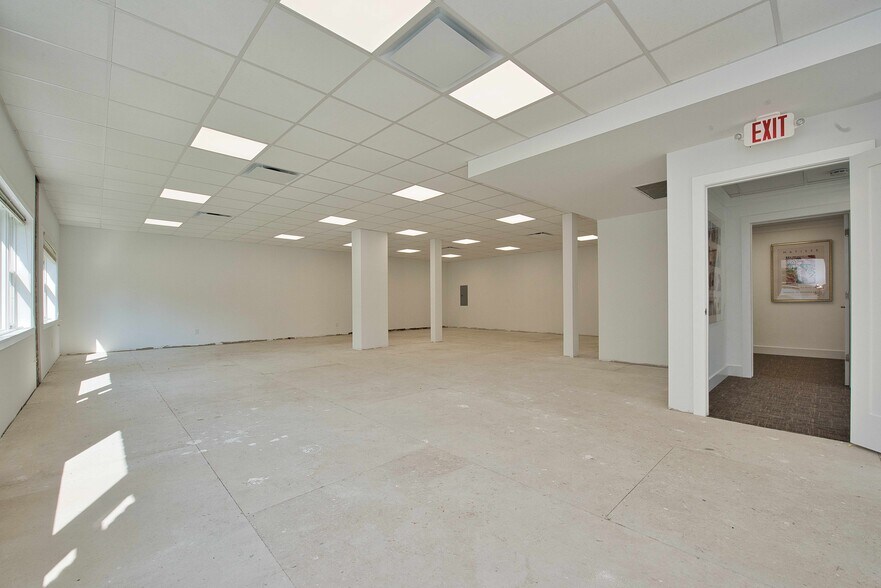 More Photos Of 121 Pulaski Rd, Kings Park Office For Sale