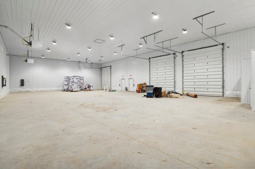 More Photos Of 1600 Porter Rd, Bear Distribution For Lease