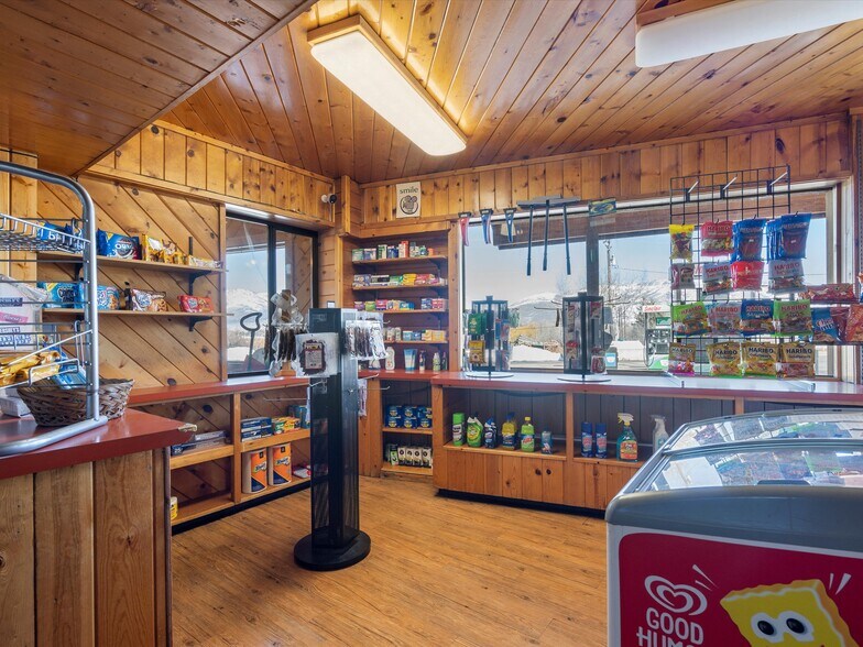 More Photos Of 900 S Highway 39, Huntsville Restaurant For Sale