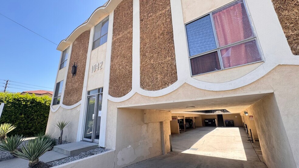 More Photos Of 1042 Western Ave, Glendale Apartments For Sale