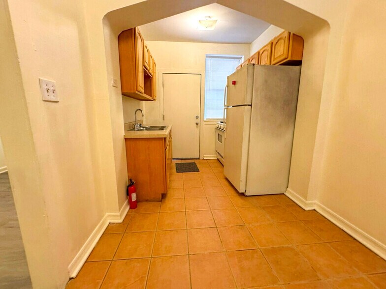 More Photos Of 8213 S Cottage Grove Ave, Chicago Multifamily For Sale