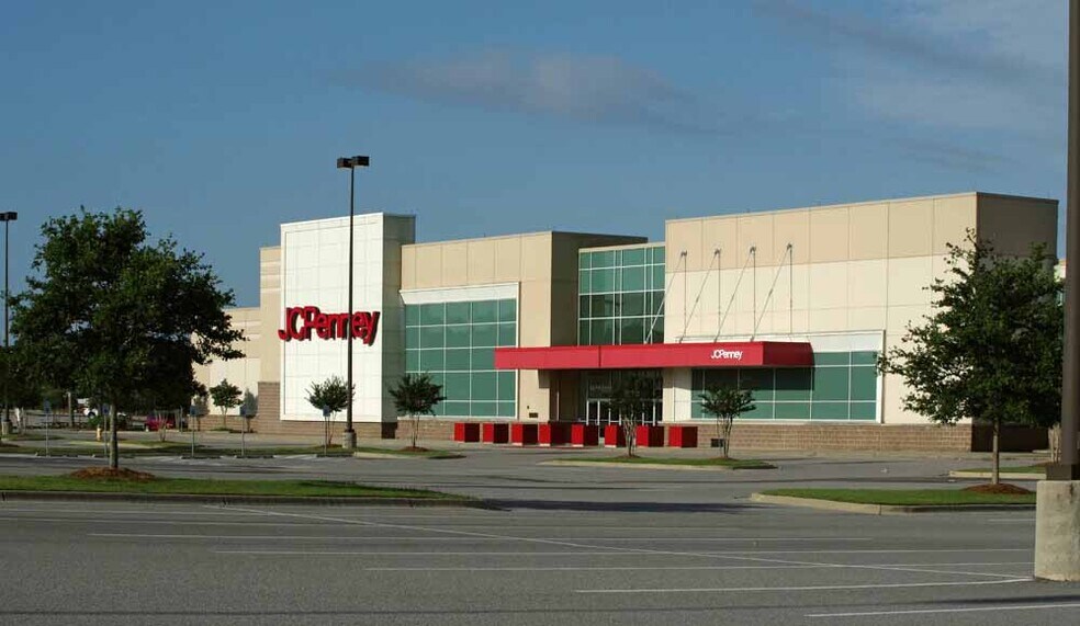 More Photos Of 23000 Town Center Ave, Spanish Fort General Retail For Lease