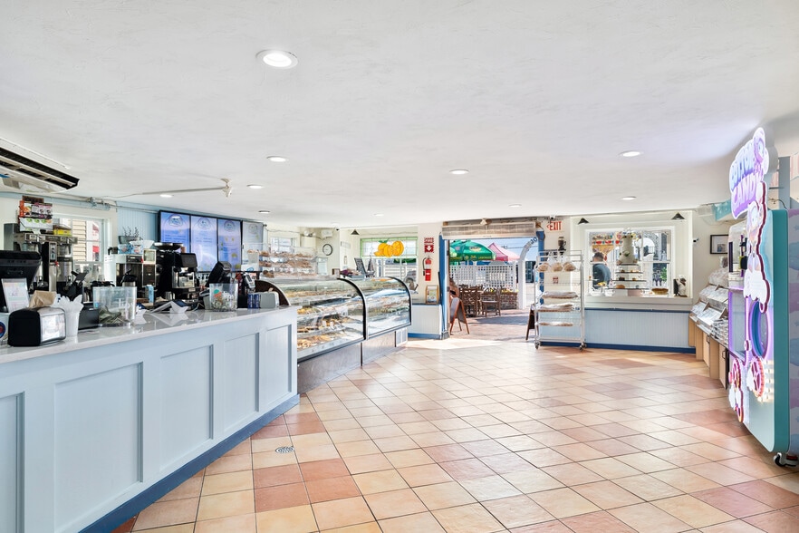 More Photos Of 130 Chapel St, New Shoreham Storefront Retail Residential For Sale