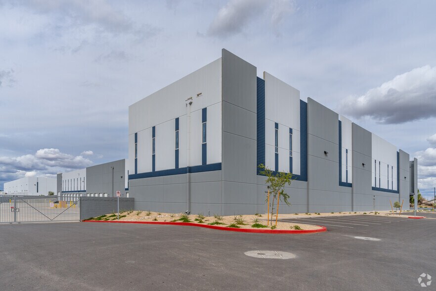 More Photos Of 12730 N Dysart Rd, El Mirage Warehouse For Lease