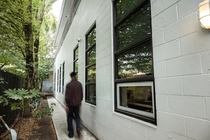 More Photos Of 2124 N Flint, Portland Office Residential For Sale