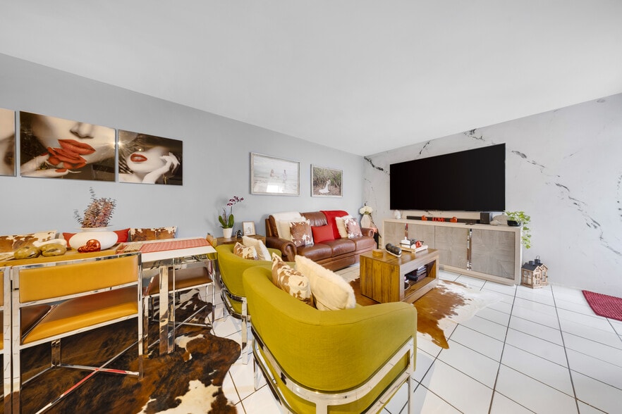 More Photos Of 569 SW 4th St, Miami Apartments For Sale