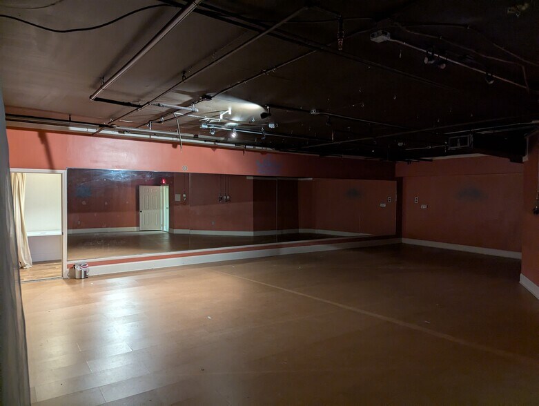 More Photos Of 3655 Cherokee St, Kennesaw Unknown For Lease