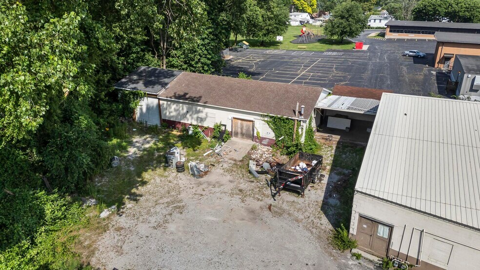 More Photos Of 909-911 Milton Rd, Alton Flex For Sale