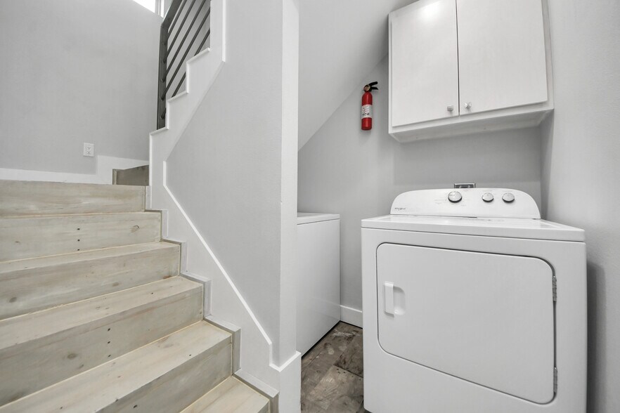 More Photos Of 1708 Winter St, Houston Apartments For Sale