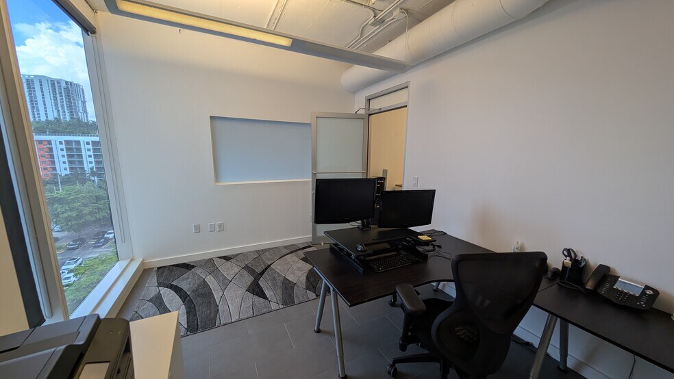 More Photos Of 3050 Biscayne Blvd, Miami Office For Lease