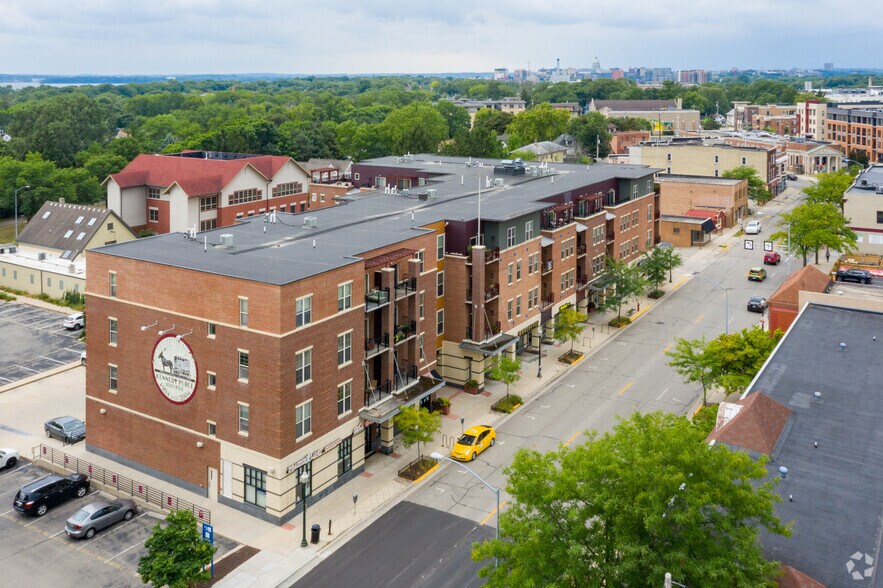 More Photos Of 2045 Atwood Ave, Madison Apartments For Lease