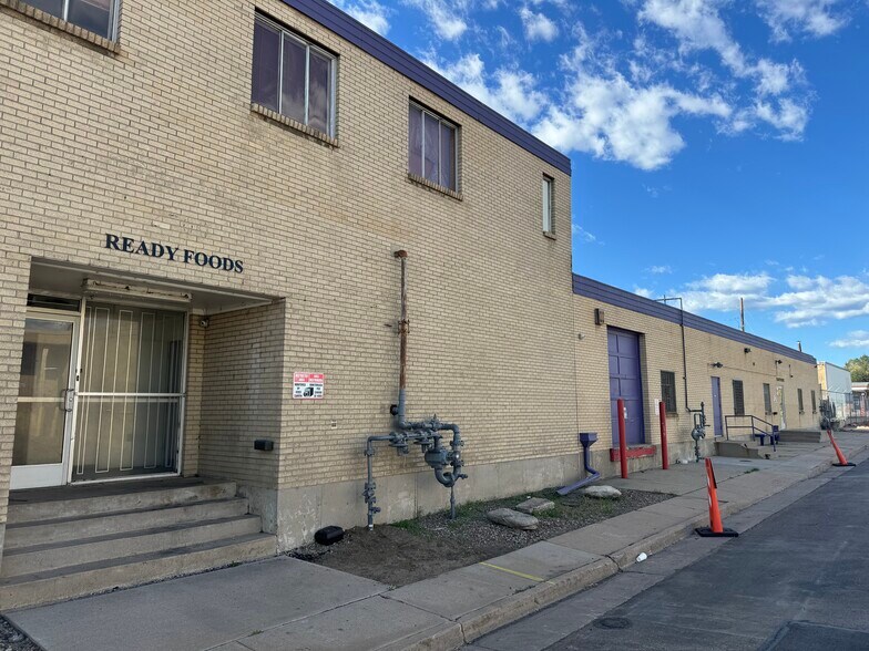More Photos Of 2700-2730 W Barberry Pl, Denver Industrial For Sale