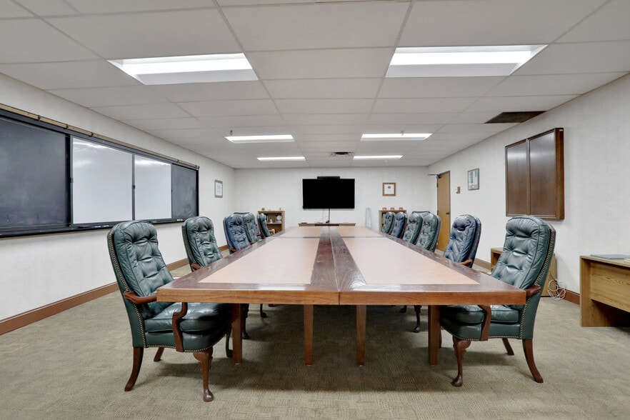 More Photos Of 2145 Dennis St, Jacksonville Warehouse For Lease