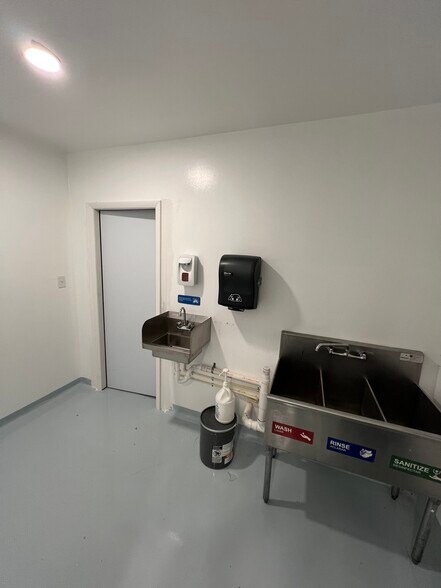 More Photos Of 3335 NW 74th Ave, Miami Industrial For Lease