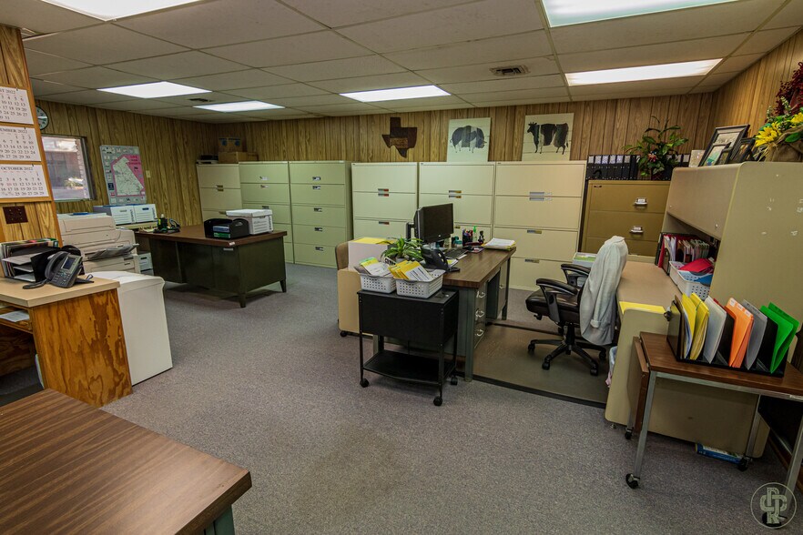 More Photos Of 200 Bowie St, George West Office For Sale