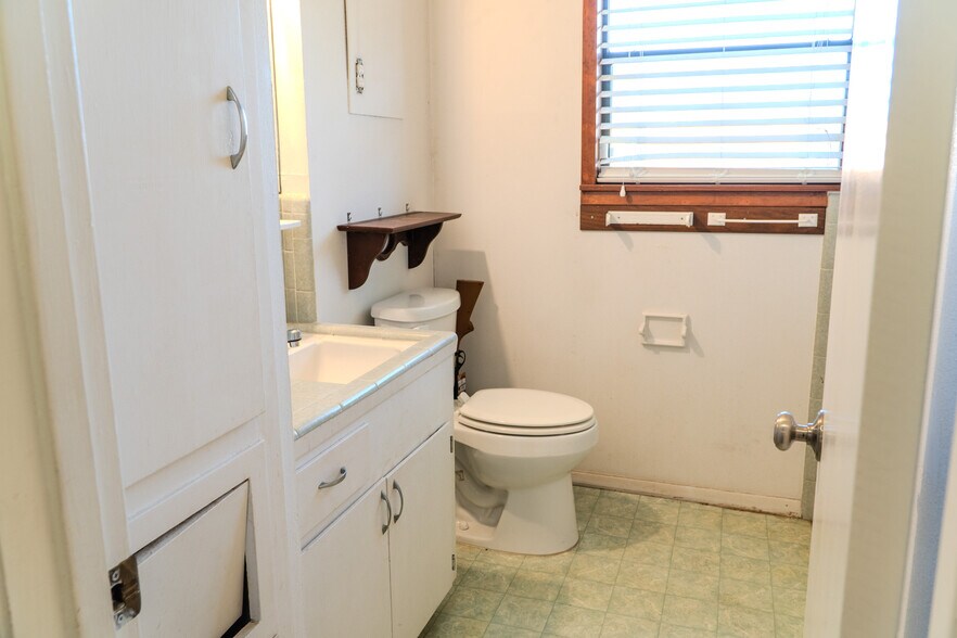 More Photos Of 4959 US-90, Alleyton Office For Sale