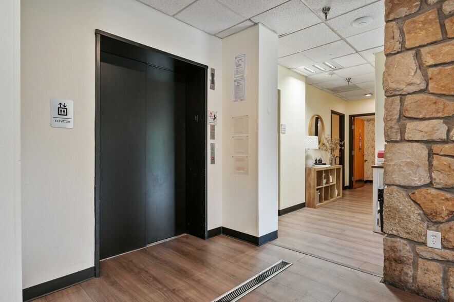 More Photos Of 123 Hamilton Ave, Turtle Creek Healthcare For Sale