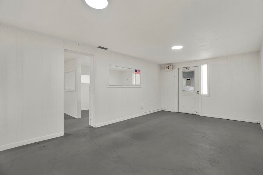 More Photos Of 6102 Indiana Ave, New Port Richey Office For Sale