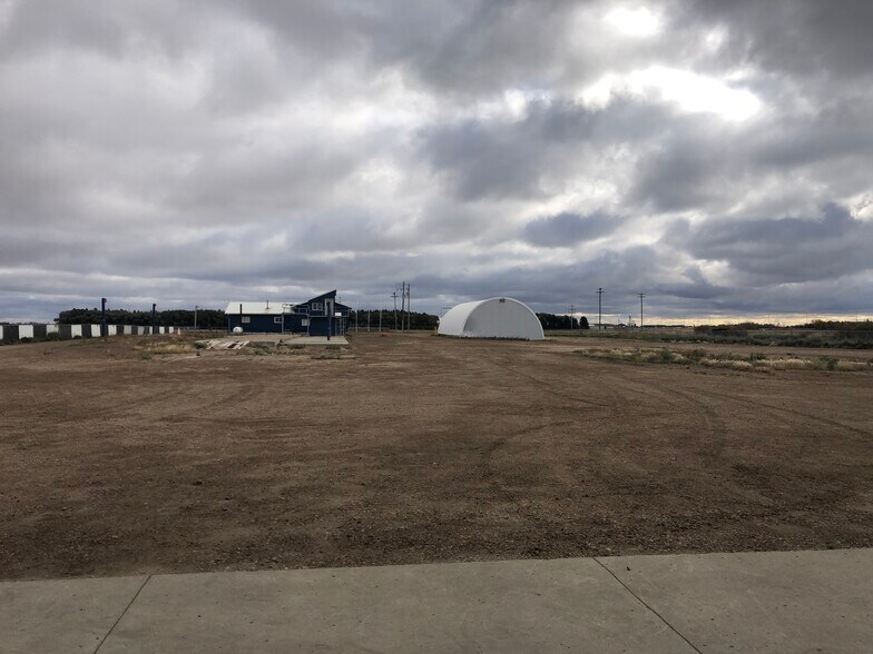 More Photos Of 49506 Range Rd, Calmar Warehouse For Sale