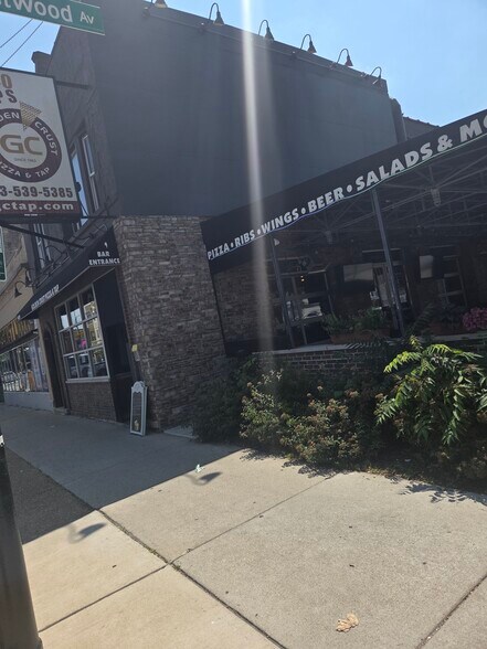 More Photos Of 4620 N Kedzie Ave, Chicago General Retail For Lease