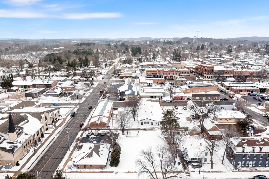 More Photos Of 219 Jefferson St, Waupaca Storefront Retail Office For Sale