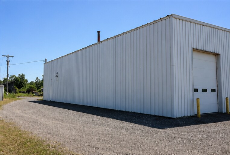 More Photos Of 5912 N Burdick St, East Syracuse Warehouse For Lease